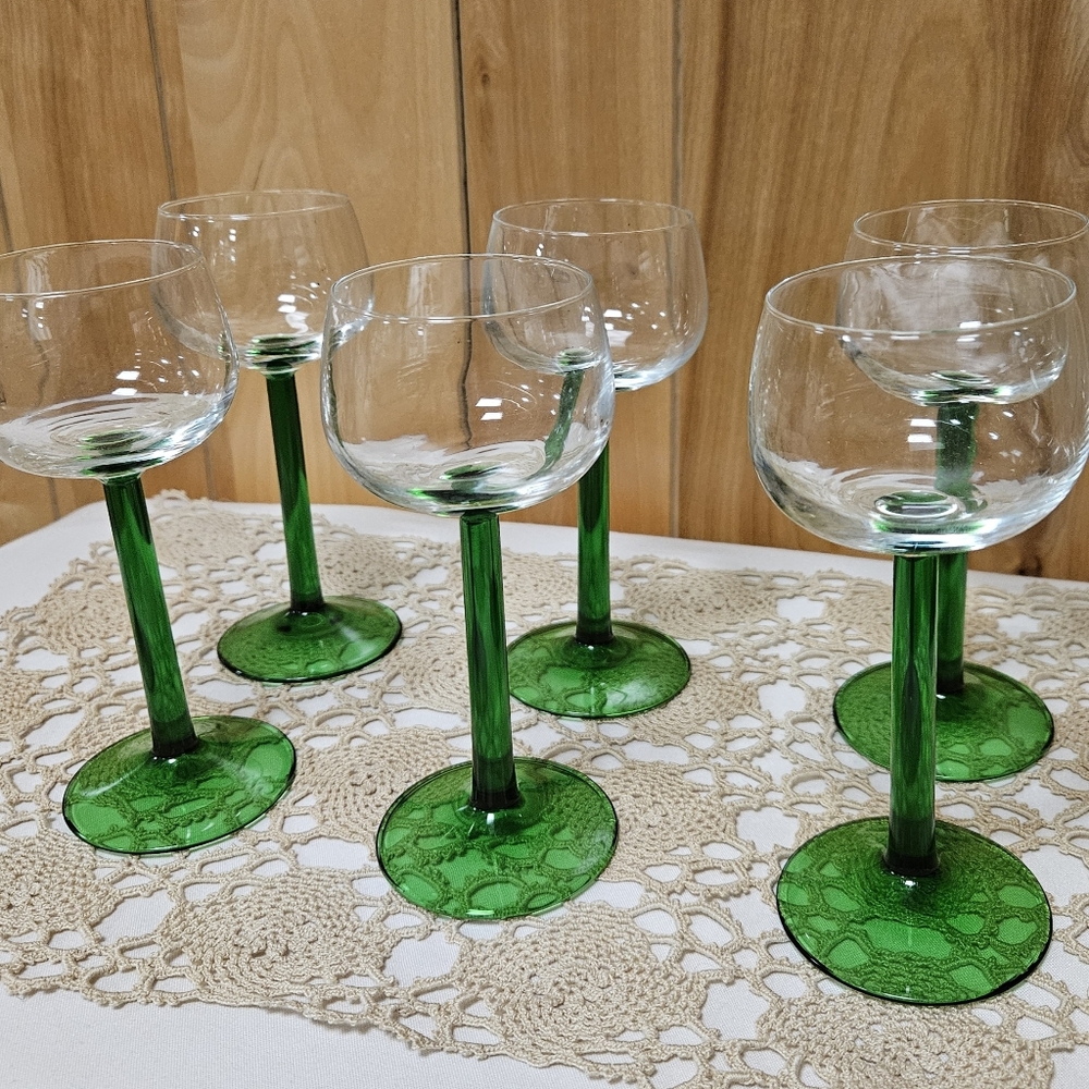 6 Piece Set Luminarc Riesling Wine Glasses With Green Stem Made In France - Picture 6 of 6